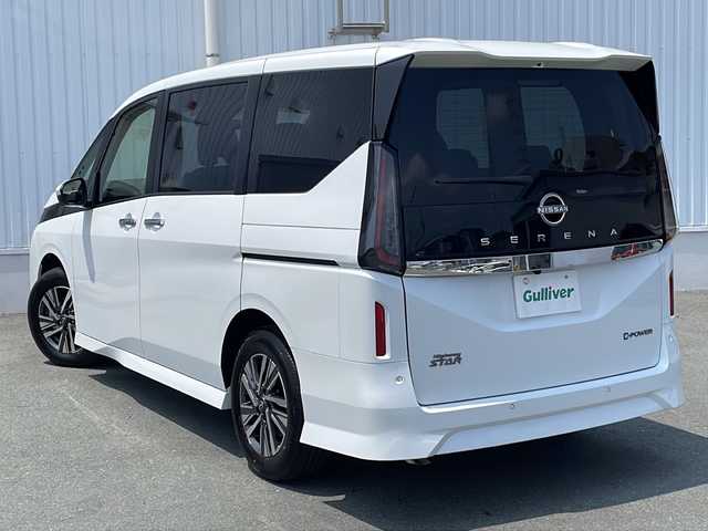 日産 セレナ e－パワー ハイウェイスター V 三重県 2025(令7)年 0.1万km未満 プリズムホワイト 登録済未使用車/純正12.3型ナビ/純正後席フリップダウンモニター/全周囲カメラ/プロパイロット/純正前後ドライブレコーダー/純正ビルトインETC2.0/純正デジタルインナーミラー/ワイヤレス充電器/ステアリングリモコン/電子パーキング/LEDヘッドライト/USB給電/ハンドル支援/衝突軽減ブレーキ/車線抑制/先行車発進お知らせ/踏み間違い防止/BSM/電動格納ミラー/禁煙車