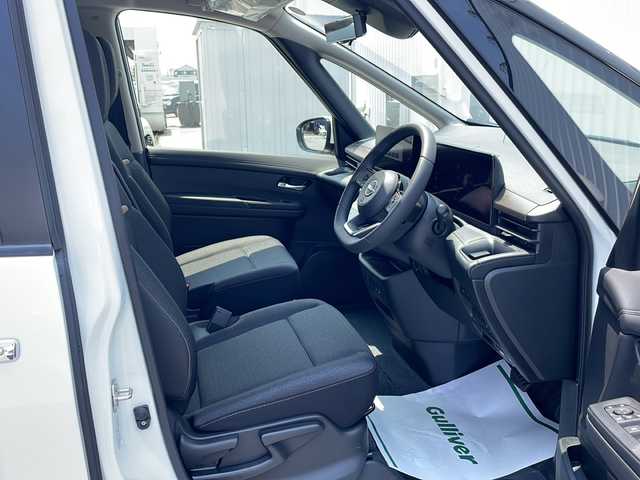 日産 セレナ e－パワー ハイウェイスター V 三重県 2025(令7)年 0.1万km未満 プリズムホワイト 登録済未使用車/純正12.3型ナビ/純正後席フリップダウンモニター/全周囲カメラ/プロパイロット/純正前後ドライブレコーダー/純正ビルトインETC2.0/純正デジタルインナーミラー/ワイヤレス充電器/ステアリングリモコン/電子パーキング/LEDヘッドライト/USB給電/ハンドル支援/衝突軽減ブレーキ/車線抑制/先行車発進お知らせ/踏み間違い防止/BSM/電動格納ミラー/禁煙車