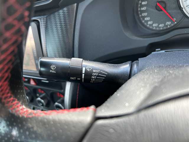 トヨタ ８６ GT 埼玉県 2012(平24)年 11.1万km ダークグレーメタリック SDナビ　品番:NSDD-W61/(AM/FM/BT/DVD)/ETC/前方ドライブレコーダー　品番:ZDR-012　/アイドリングストップ/オートライト/オートエアコン/プッシュスタートボタン/スマートキー×2/プッシュスタート/純正フロアマット/純正アルミホイールスタッドレスタイヤ/補助ミラー/車両/ナビ 取扱説明書/保証書