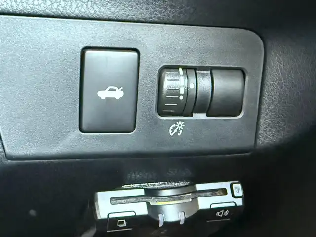 トヨタ ８６ GT 愛媛県 2017(平29)年 8.2万km クリスタルホワイトパール /ワンオーナー車//禁煙車//メモリナビ//AM/FM/BT/CD/DVD/USB/iPod//SD/フルセグ//クルーズコントロール//ETC//オートLEDヘッドライト//フォグランプ//電格ミラー//革巻きステアリング//ステアスイッチ//ISOFIX//照明付きバニティミラー//スペアタイヤ//プッシュスタート//スマートキー//スペアキー//取扱説明書//保証書
