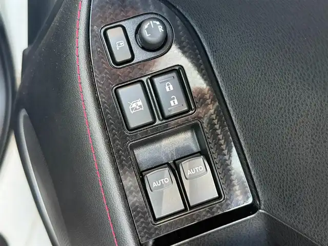 トヨタ ８６ GT 愛媛県 2017(平29)年 8.2万km クリスタルホワイトパール /ワンオーナー車//禁煙車//メモリナビ//AM/FM/BT/CD/DVD/USB/iPod//SD/フルセグ//クルーズコントロール//ETC//オートLEDヘッドライト//フォグランプ//電格ミラー//革巻きステアリング//ステアスイッチ//ISOFIX//照明付きバニティミラー//スペアタイヤ//プッシュスタート//スマートキー//スペアキー//取扱説明書//保証書