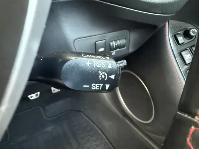 トヨタ ８６ GT 愛媛県 2017(平29)年 8.2万km クリスタルホワイトパール /ワンオーナー車//禁煙車//メモリナビ//AM/FM/BT/CD/DVD/USB/iPod//SD/フルセグ//クルーズコントロール//ETC//オートLEDヘッドライト//フォグランプ//電格ミラー//革巻きステアリング//ステアスイッチ//ISOFIX//照明付きバニティミラー//スペアタイヤ//プッシュスタート//スマートキー//スペアキー//取扱説明書//保証書