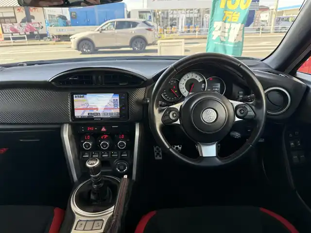 トヨタ ８６ GT 愛媛県 2017(平29)年 8.2万km クリスタルホワイトパール /ワンオーナー車//禁煙車//メモリナビ//AM/FM/BT/CD/DVD/USB/iPod//SD/フルセグ//クルーズコントロール//ETC//オートLEDヘッドライト//フォグランプ//電格ミラー//革巻きステアリング//ステアスイッチ//ISOFIX//照明付きバニティミラー//スペアタイヤ//プッシュスタート//スマートキー//スペアキー//取扱説明書//保証書