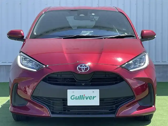 トヨタ ヤリス G 香川県 2020(令2)年 2.2万km センシュアルレッドマイカ 登録時走行距離：21625km/ディスプレイオーディオ/全方位カメラ/ビルトインETC/前後ドライブレコーダー/前後コーナーセンサー/LEDオートライト/オートハイビーム/レベライザーヘッドライト/純正フロアマット/スマートキー