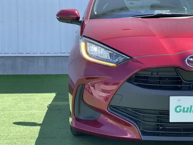 トヨタ ヤリス G 香川県 2020(令2)年 2.2万km センシュアルレッドマイカ 登録時走行距離：21625km/ディスプレイオーディオ/全方位カメラ/ビルトインETC/前後ドライブレコーダー/前後コーナーセンサー/LEDオートライト/オートハイビーム/レベライザーヘッドライト/純正フロアマット/スマートキー