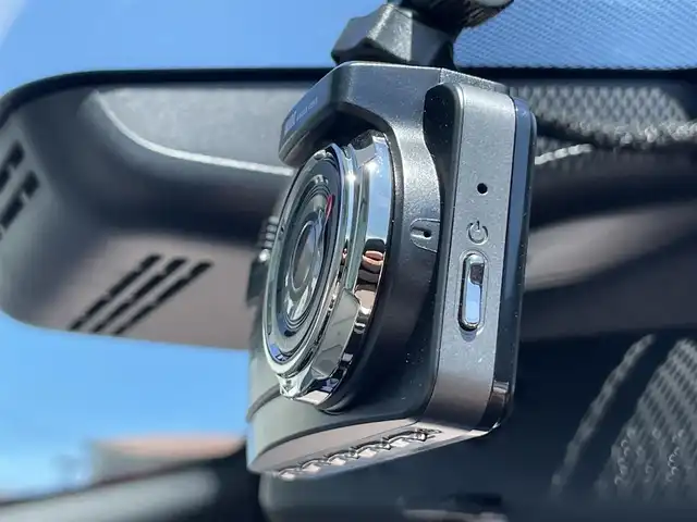 トヨタ ヤリス G 香川県 2020(令2)年 2.2万km センシュアルレッドマイカ 登録時走行距離：21625km/ディスプレイオーディオ/全方位カメラ/ビルトインETC/前後ドライブレコーダー/前後コーナーセンサー/LEDオートライト/オートハイビーム/レベライザーヘッドライト/純正フロアマット/スマートキー