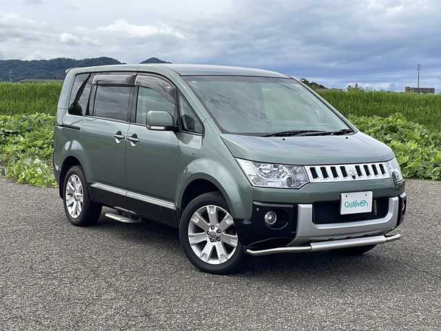 三菱 デリカＤ：５ G－Premium 新潟県 2007(平19)年 10.2万km ジェイドグリーンマイカ/ダークグレーメタリック 4WD/純正HDDナビ/CD/DVD/ミュージックサーバー/フロント/サイド/バックカメラ/ETC/ドライブレコーダー/フリップダウンモニター/クルーズコントロール/両側パワースライドドア/パワーバックドア/パドルシフト/ステアリングスイッチ/コーナーセンサー/スマートキー/キセノンヘッドライト/オートライト/フォグランプ/純正18インチアルミホイール/社外16インチAW冬タイヤ車載