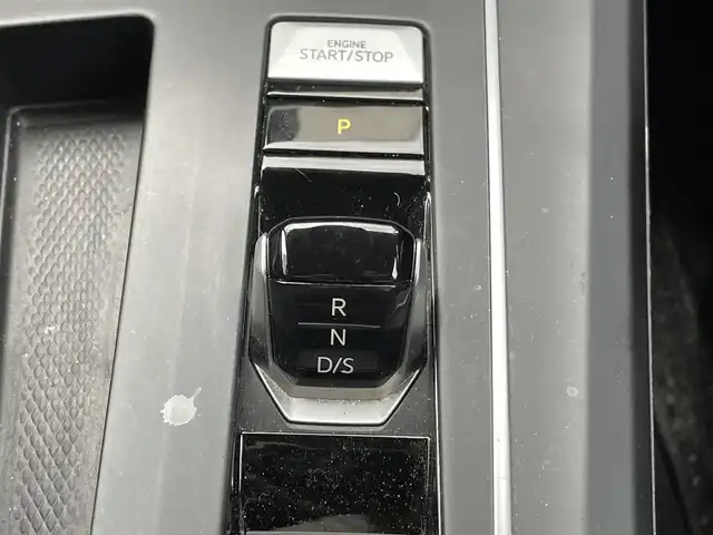 フォルクスワーゲン ＶＷ ゴルフ TDI アクティブアドバンス 岡山県 2022(令4)年 7.2万km 赤 登録時走行距離74176km/純正メーカーナビ/バックカメラ/ETC/前後ドライブレコーダー/プッシュスタート/スマートキー/前後コーナーセンサー/純正17インチAW/純正フロアマット/保証書/取扱説明書/スペアキー