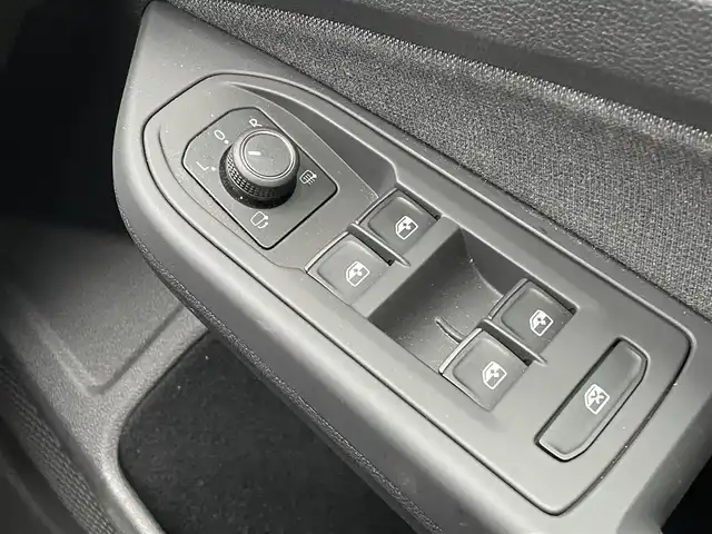 フォルクスワーゲン ＶＷ ゴルフ TDI アクティブアドバンス 岡山県 2022(令4)年 7.2万km 赤 登録時走行距離74176km/純正メーカーナビ/バックカメラ/ETC/前後ドライブレコーダー/プッシュスタート/スマートキー/前後コーナーセンサー/純正17インチAW/純正フロアマット/保証書/取扱説明書/スペアキー