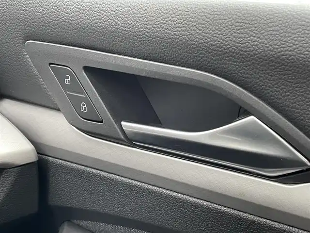 フォルクスワーゲン ＶＷ ゴルフ TDI アクティブアドバンス 岡山県 2022(令4)年 7.2万km 赤 登録時走行距離74176km/純正メーカーナビ/バックカメラ/ETC/前後ドライブレコーダー/プッシュスタート/スマートキー/前後コーナーセンサー/純正17インチAW/純正フロアマット/保証書/取扱説明書/スペアキー