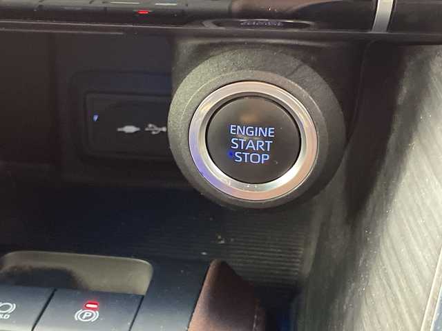 トヨタ ハリアー Z 千葉県 2020(令2)年 2.9万km ホワイトパールクリスタルシャイン モデリスタエアロ/JBLサウンド/ワンオーナー/プッシュスタート/純正ナビ/（フルセグTV・BTオーディオ）/Ｔコネクト/革ステアリング/ステアリングリモコン/Miracast/ISOFIX/バックカメラ/ビルトインETC/純正19インチAW/レーダークルーズ/パワーバックドア/ハーフレザーシート/右前席パワーシート/LEDヘッドライト/オートライト/フォグライト/前後コーナーセンサー/横滑り防止装置/ウィンカーミラー/ブラインドスポットモニター/フロアマット/ドアバイザー