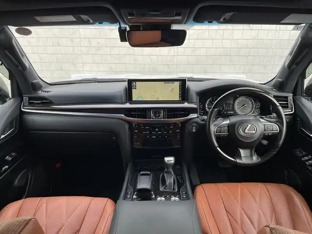 レクサス ＬＸ 570 ブラックシークエンス 愛知県 2019(令1)年 6.8万km ソニッククォーツ モデリスタフロントアンダースポイラー/モデリスタリアアンダースポイラー/モデリスタスポーツマフラー/TRD21インチアルミホイール/純正SDメモリーナビ/全方位カメラ/フルセグTV/リアエンターテイメント/CD/DVD/Blu-ray再生/ETC2.0/Bluetooth/USB/AUX/HDMI接続/パドルシフト/レーダークルーズコントロール/全席パワーシート/3列シート(3列目電動格納)/本革シート/シートヒーター(D/N/2列目)/シートベンチレーション(D/N/2列目)/ステアリングヒーター/サンルーフ/純正フロアマット/パワーバックドア/純正LEDヘッドライト/オートマチックハイビーム/コーナーセンサー/横滑り防止装置/衝突軽減ブレーキ/レーンキープアシスト/ブラインドスポットモニター/電動パーキングブレーキ/ドライブレコーダー(前)/クルールコントロール/アクティブハイトコントロールサスペンション/ヘッドアップディスプレイ/クールボックス/全席オートエアコン