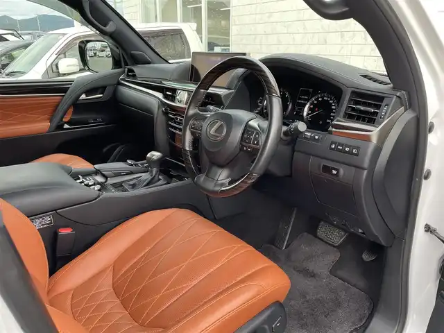 レクサス ＬＸ 570 ブラックシークエンス 愛知県 2019(令1)年 6.8万km ソニッククォーツ モデリスタフロントアンダースポイラー/モデリスタリアアンダースポイラー/モデリスタスポーツマフラー/TRD21インチアルミホイール/純正SDメモリーナビ/全方位カメラ/フルセグTV/リアエンターテイメント/CD/DVD/Blu-ray再生/ETC2.0/Bluetooth/USB/AUX/HDMI接続/パドルシフト/レーダークルーズコントロール/全席パワーシート/3列シート(3列目電動格納)/本革シート/シートヒーター(D/N/2列目)/シートベンチレーション(D/N/2列目)/ステアリングヒーター/サンルーフ/純正フロアマット/パワーバックドア/純正LEDヘッドライト/オートマチックハイビーム/コーナーセンサー/横滑り防止装置/衝突軽減ブレーキ/レーンキープアシスト/ブラインドスポットモニター/電動パーキングブレーキ/ドライブレコーダー(前)/クルールコントロール/アクティブハイトコントロールサスペンション/ヘッドアップディスプレイ/クールボックス/全席オートエアコン