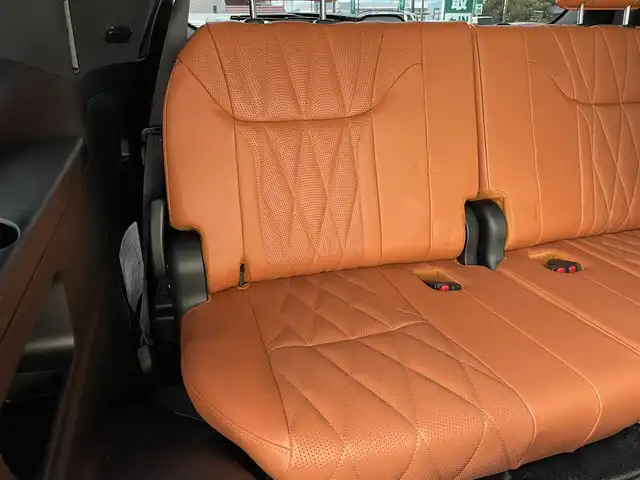 レクサス ＬＸ 570 ブラックシークエンス 愛知県 2019(令1)年 6.8万km ソニッククォーツ モデリスタフロントアンダースポイラー/モデリスタリアアンダースポイラー/モデリスタスポーツマフラー/TRD21インチアルミホイール/純正SDメモリーナビ/全方位カメラ/フルセグTV/リアエンターテイメント/CD/DVD/Blu-ray再生/ETC2.0/Bluetooth/USB/AUX/HDMI接続/パドルシフト/レーダークルーズコントロール/全席パワーシート/3列シート(3列目電動格納)/本革シート/シートヒーター(D/N/2列目)/シートベンチレーション(D/N/2列目)/ステアリングヒーター/サンルーフ/純正フロアマット/パワーバックドア/純正LEDヘッドライト/オートマチックハイビーム/コーナーセンサー/横滑り防止装置/衝突軽減ブレーキ/レーンキープアシスト/ブラインドスポットモニター/電動パーキングブレーキ/ドライブレコーダー(前)/クルールコントロール/アクティブハイトコントロールサスペンション/ヘッドアップディスプレイ/クールボックス/全席オートエアコン