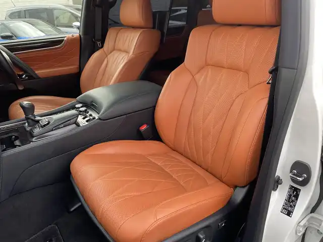 レクサス ＬＸ 570 ブラックシークエンス 愛知県 2019(令1)年 6.8万km ソニッククォーツ モデリスタフロントアンダースポイラー/モデリスタリアアンダースポイラー/モデリスタスポーツマフラー/TRD21インチアルミホイール/純正SDメモリーナビ/全方位カメラ/フルセグTV/リアエンターテイメント/CD/DVD/Blu-ray再生/ETC2.0/Bluetooth/USB/AUX/HDMI接続/パドルシフト/レーダークルーズコントロール/全席パワーシート/3列シート(3列目電動格納)/本革シート/シートヒーター(D/N/2列目)/シートベンチレーション(D/N/2列目)/ステアリングヒーター/サンルーフ/純正フロアマット/パワーバックドア/純正LEDヘッドライト/オートマチックハイビーム/コーナーセンサー/横滑り防止装置/衝突軽減ブレーキ/レーンキープアシスト/ブラインドスポットモニター/電動パーキングブレーキ/ドライブレコーダー(前)/クルールコントロール/アクティブハイトコントロールサスペンション/ヘッドアップディスプレイ/クールボックス/全席オートエアコン