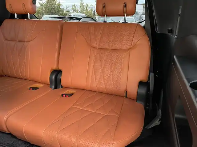 レクサス ＬＸ 570 ブラックシークエンス 愛知県 2019(令1)年 6.8万km ソニッククォーツ モデリスタフロントアンダースポイラー/モデリスタリアアンダースポイラー/モデリスタスポーツマフラー/TRD21インチアルミホイール/純正SDメモリーナビ/全方位カメラ/フルセグTV/リアエンターテイメント/CD/DVD/Blu-ray再生/ETC2.0/Bluetooth/USB/AUX/HDMI接続/パドルシフト/レーダークルーズコントロール/全席パワーシート/3列シート(3列目電動格納)/本革シート/シートヒーター(D/N/2列目)/シートベンチレーション(D/N/2列目)/ステアリングヒーター/サンルーフ/純正フロアマット/パワーバックドア/純正LEDヘッドライト/オートマチックハイビーム/コーナーセンサー/横滑り防止装置/衝突軽減ブレーキ/レーンキープアシスト/ブラインドスポットモニター/電動パーキングブレーキ/ドライブレコーダー(前)/クルールコントロール/アクティブハイトコントロールサスペンション/ヘッドアップディスプレイ/クールボックス/全席オートエアコン