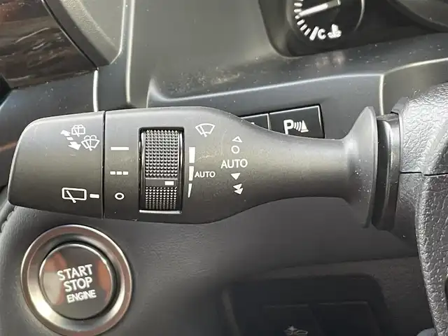 レクサス ＬＸ 570 ブラックシークエンス 愛知県 2019(令1)年 6.8万km ソニッククォーツ モデリスタフロントアンダースポイラー/モデリスタリアアンダースポイラー/モデリスタスポーツマフラー/TRD21インチアルミホイール/純正SDメモリーナビ/全方位カメラ/フルセグTV/リアエンターテイメント/CD/DVD/Blu-ray再生/ETC2.0/Bluetooth/USB/AUX/HDMI接続/パドルシフト/レーダークルーズコントロール/全席パワーシート/3列シート(3列目電動格納)/本革シート/シートヒーター(D/N/2列目)/シートベンチレーション(D/N/2列目)/ステアリングヒーター/サンルーフ/純正フロアマット/パワーバックドア/純正LEDヘッドライト/オートマチックハイビーム/コーナーセンサー/横滑り防止装置/衝突軽減ブレーキ/レーンキープアシスト/ブラインドスポットモニター/電動パーキングブレーキ/ドライブレコーダー(前)/クルールコントロール/アクティブハイトコントロールサスペンション/ヘッドアップディスプレイ/クールボックス/全席オートエアコン