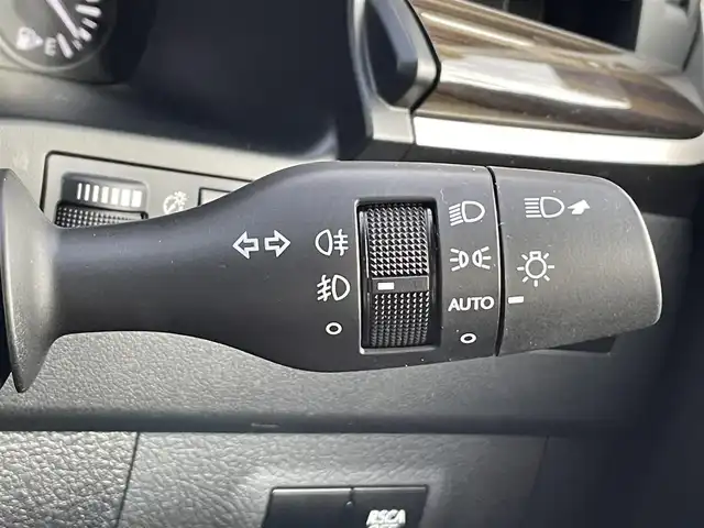 レクサス ＬＸ 570 ブラックシークエンス 愛知県 2019(令1)年 6.8万km ソニッククォーツ モデリスタフロントアンダースポイラー/モデリスタリアアンダースポイラー/モデリスタスポーツマフラー/TRD21インチアルミホイール/純正SDメモリーナビ/全方位カメラ/フルセグTV/リアエンターテイメント/CD/DVD/Blu-ray再生/ETC2.0/Bluetooth/USB/AUX/HDMI接続/パドルシフト/レーダークルーズコントロール/全席パワーシート/3列シート(3列目電動格納)/本革シート/シートヒーター(D/N/2列目)/シートベンチレーション(D/N/2列目)/ステアリングヒーター/サンルーフ/純正フロアマット/パワーバックドア/純正LEDヘッドライト/オートマチックハイビーム/コーナーセンサー/横滑り防止装置/衝突軽減ブレーキ/レーンキープアシスト/ブラインドスポットモニター/電動パーキングブレーキ/ドライブレコーダー(前)/クルールコントロール/アクティブハイトコントロールサスペンション/ヘッドアップディスプレイ/クールボックス/全席オートエアコン
