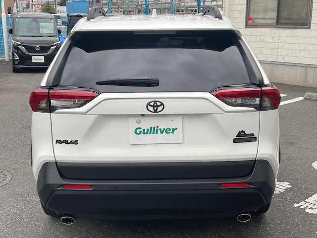 トヨタ ＲＡＶ４ アドベンチャー オフロードPKGⅡ 埼玉県 2023(令5)年 2.6万km スーパーホワイトⅡ ワンオーナー/専用合成皮革シート/純正10.5インチディスプレイオーディオ/　T-Connectナビ/DTV/BT/USB/タイプC/　AppleCarPlay/AndroidAuto/パノラミックビューモニター/トヨタセーフティセンス/　・プリクラッシュセーフティ/　・レーントレーシングアシスト/　・ロードサインアシスト/　・レーダークルーズコントロール/　・ブラインドスポットモニター/　・クリアランスソナー/　・リヤクロストラフィックアラート/　・パーキングサポートブレーキ/マルチテレインセレクト/前後録画機能付きデジタルインナーミラー/運転席パワーシート/前席シートヒーター＆ベンチレーション/ステアリングヒーター/パワーバックドア/アドベンチャー専用19インチAW/ルーフレール/オートハイビーム/ウィンドシールドデアイサー/後席タイプCポート/TRDドアハンドルプロテクター/ラゲージAC100V電源/LEDヘッドライト＆フォグ/ビルトインETC2.0/スマートキー/スペアキー