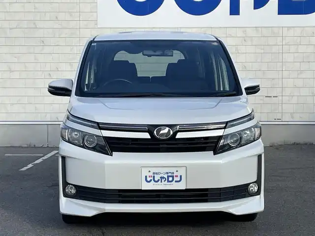 トヨタ ヴォクシー X Cパッケージ 佐賀県 2015(平27)年 14.5万km ホワイトパールクリスタルシャイン 純正SDナビ/AM/FM/BT/SD/CD/フルセグ/バックカメラ/ビルトインETC/ドライブレコーダー/片側パワースライドドア/ステアリングリモコン/MTモード付AT/レーダー探知機/リモコンキー/ヘッドライトレベライザー/電動格納ミラー/ウィンカーミラー/純正フロアマット/ドアバイザー