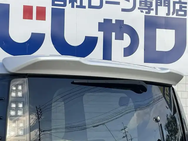 トヨタ ヴォクシー X Cパッケージ 佐賀県 2015(平27)年 14.5万km ホワイトパールクリスタルシャイン 純正SDナビ/AM/FM/BT/SD/CD/フルセグ/バックカメラ/ビルトインETC/ドライブレコーダー/片側パワースライドドア/ステアリングリモコン/MTモード付AT/レーダー探知機/リモコンキー/ヘッドライトレベライザー/電動格納ミラー/ウィンカーミラー/純正フロアマット/ドアバイザー