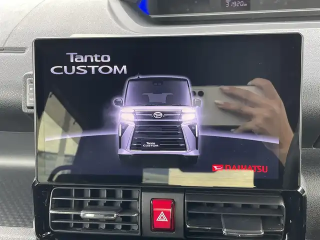 ダイハツ タント カスタム X 大阪府 2022(令4)年 3.2万km シャイニングホワイトパール スマートアシスト　/純正１０インチメモリーナビ　/　・フルセグＴＶ／ＣＤ／ＤＶＤ／ＢＴ／ＭＳＶ　/全方位カメラ　/両側電動パワースライドドア　/シートヒーター　/ＥＴＣ　/前方ドライブレコーダー　/前後コーナーセンサー