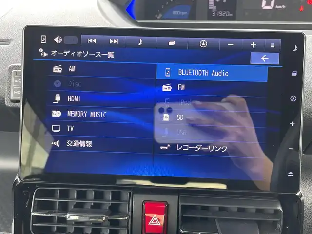 ダイハツ タント カスタム X 大阪府 2022(令4)年 3.2万km シャイニングホワイトパール スマートアシスト　/純正１０インチメモリーナビ　/　・フルセグＴＶ／ＣＤ／ＤＶＤ／ＢＴ／ＭＳＶ　/全方位カメラ　/両側電動パワースライドドア　/シートヒーター　/ＥＴＣ　/前方ドライブレコーダー　/前後コーナーセンサー