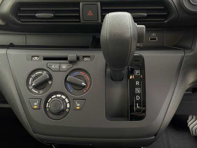 三菱 ｅＫワゴン M 秋田県 2024(令6)年 0.6万km ナチュラルアイボリーメタリック ４WD/オーディオレスバックカメラ/前席シートヒーター/前後コーナーセンサー/オートライト/盗難防止装置/横滑り防止装置/純正鉄チン/USB入力端子/ベンチコート/スマートキー/スペアキー