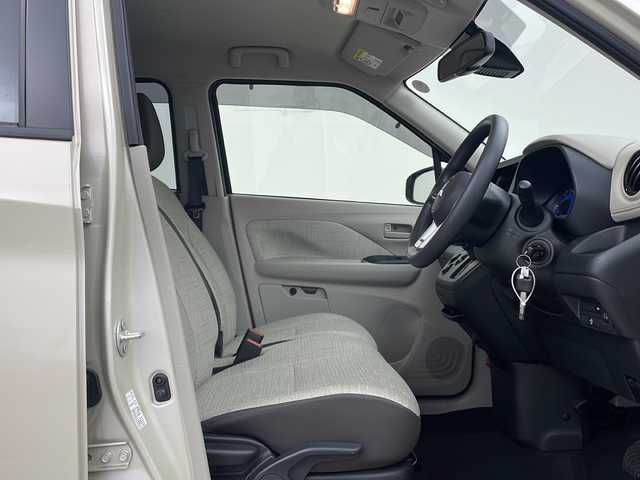 三菱 ｅＫワゴン M 秋田県 2024(令6)年 0.6万km ナチュラルアイボリーメタリック ４WD/オーディオレスバックカメラ/前席シートヒーター/前後コーナーセンサー/オートライト/盗難防止装置/横滑り防止装置/純正鉄チン/USB入力端子/ベンチコート/スマートキー/スペアキー