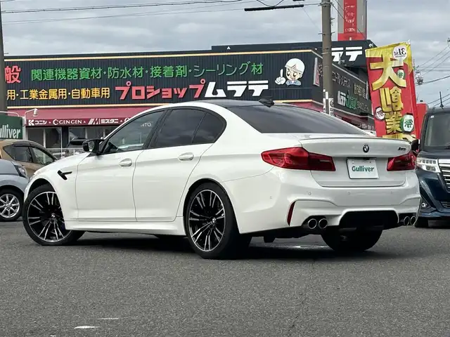 ＢＭＷ Ｍ５ 愛知県 2019(平31)年 4.2万km アルピンホワイトⅢ /禁煙/正規ディーラー車/カーボンルーフ//メーカナビ/CD/DVD/BT/フルセグ/MSV/USB//バックカメラ//全方位カメラ//黒革シート//全席シートヒーター//前席エアシート//メモリ付パワーシート//CFRP製ルーフ//前後ドライブレコーダー//ETC//電動リアゲート//CBC/DSC/PDC//アクティブ・プロテクション//パーキングアシスト//ACC/PCS/LDA/HUD/BSM//前車発進警告機能//後車衝突警告機能//クロストラフィックウォーニング//タイヤ空気圧警告システム//レインセンサー//コンフォートアクセス//オートクロージャードア//後席ロールサンシェード//LEDオートライト//フォグランプ//ハイビームアシスト//アダプティブヘッドライト//本革巻きステアリング//ステアリングスイッチ//ステアリングヒーター//電子制御パーキングブレーキ//ブレーキホールド//オートリトラウインカーミラー//アイドリングストップ//ディスプレイキー//新車時保証書//取扱説明書//ディーラー記録簿//H31/R2/R3/R5/R7