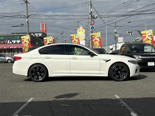 ＢＭＷ Ｍ５ 愛知県 2019(平31)年 4.2万km アルピンホワイトⅢ /禁煙/正規ディーラー車/カーボンルーフ//メーカナビ/CD/DVD/BT/フルセグ/MSV/USB//バックカメラ//全方位カメラ//黒革シート//全席シートヒーター//前席エアシート//メモリ付パワーシート//CFRP製ルーフ//前後ドライブレコーダー//ETC//電動リアゲート//CBC/DSC/PDC//アクティブ・プロテクション//パーキングアシスト//ACC/PCS/LDA/HUD/BSM//前車発進警告機能//後車衝突警告機能//クロストラフィックウォーニング//タイヤ空気圧警告システム//レインセンサー//コンフォートアクセス//オートクロージャードア//後席ロールサンシェード//LEDオートライト//フォグランプ//ハイビームアシスト//アダプティブヘッドライト//本革巻きステアリング//ステアリングスイッチ//ステアリングヒーター//電子制御パーキングブレーキ//ブレーキホールド//オートリトラウインカーミラー//アイドリングストップ//ディスプレイキー//新車時保証書//取扱説明書//ディーラー記録簿//H31/R2/R3/R5/R7