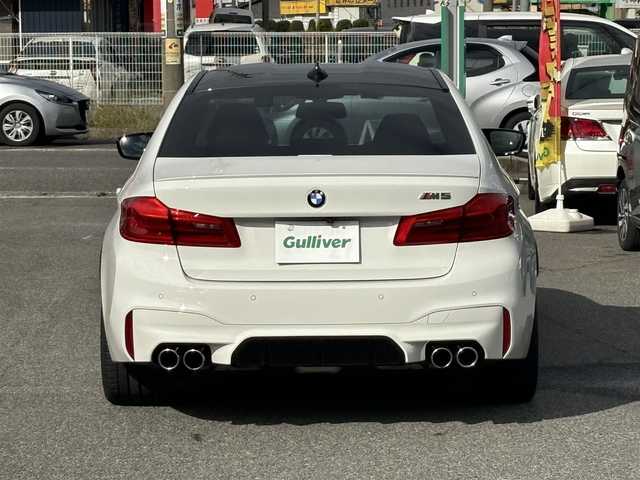 ＢＭＷ Ｍ５ 愛知県 2019(平31)年 4.2万km アルピンホワイトⅢ /禁煙/正規ディーラー車/CFRP製ルーフ//メーカナビ/CD/DVD/BT/フルセグ/MSV/USB//バックカメラ//全方位カメラ//黒革シート//全席シートヒーター//前席エアシート//メモリ付パワーシート//前後ドライブレコーダー//ETC//電動リアゲート//CBC/DSC/PDC//アクティブ・プロテクション//パーキングアシスト//ACC/PCS/LDA/HUD/BSM//前車発進警告機能//後車衝突警告機能//クロストラフィックウォーニング//タイヤ空気圧警告システム//レインセンサー//コンフォートアクセス//オートクロージャードア//後席ロールサンシェード//LEDオートライト//フォグランプ//ハイビームアシスト//アダプティブヘッドライト//本革巻きステアリング//ステアリングスイッチ//ステアリングヒーター//電子制御パーキングブレーキ//ブレーキホールド//オートリトラウインカーミラー//アイドリングストップ//ディスプレイキー//新車時保証書//取扱説明書//ディーラー記録簿//H31/R2/R3/R5/R7