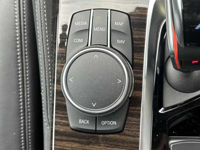 ＢＭＷ Ｍ５ 愛知県 2019(平31)年 4.2万km アルピンホワイトⅢ /禁煙/正規ディーラー車/CFRP製ルーフ//メーカナビ/CD/DVD/BT/フルセグ/MSV/USB//バックカメラ//全方位カメラ//黒革シート//全席シートヒーター//前席エアシート//メモリ付パワーシート//前後ドライブレコーダー//ETC//電動リアゲート//CBC/DSC/PDC//アクティブ・プロテクション//パーキングアシスト//ACC/PCS/LDA/HUD/BSM//前車発進警告機能//後車衝突警告機能//クロストラフィックウォーニング//タイヤ空気圧警告システム//レインセンサー//コンフォートアクセス//オートクロージャードア//後席ロールサンシェード//LEDオートライト//フォグランプ//ハイビームアシスト//アダプティブヘッドライト//本革巻きステアリング//ステアリングスイッチ//ステアリングヒーター//電子制御パーキングブレーキ//ブレーキホールド//オートリトラウインカーミラー//アイドリングストップ//ディスプレイキー//新車時保証書//取扱説明書//ディーラー記録簿//H31/R2/R3/R5/R7