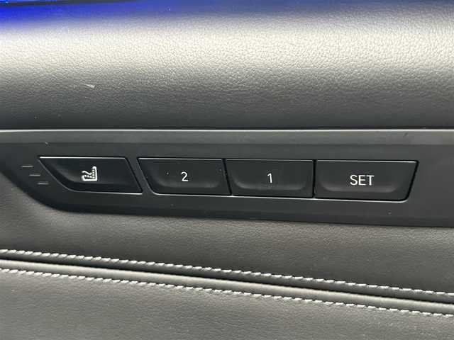 ＢＭＷ Ｍ５ 愛知県 2019(平31)年 4.2万km アルピンホワイトⅢ /禁煙/正規ディーラー車/CFRP製ルーフ//メーカナビ/CD/DVD/BT/フルセグ/MSV/USB//バックカメラ//全方位カメラ//黒革シート//全席シートヒーター//前席エアシート//メモリ付パワーシート//前後ドライブレコーダー//ETC//電動リアゲート//CBC/DSC/PDC//アクティブ・プロテクション//パーキングアシスト//ACC/PCS/LDA/HUD/BSM//前車発進警告機能//後車衝突警告機能//クロストラフィックウォーニング//タイヤ空気圧警告システム//レインセンサー//コンフォートアクセス//オートクロージャードア//後席ロールサンシェード//LEDオートライト//フォグランプ//ハイビームアシスト//アダプティブヘッドライト//本革巻きステアリング//ステアリングスイッチ//ステアリングヒーター//電子制御パーキングブレーキ//ブレーキホールド//オートリトラウインカーミラー//アイドリングストップ//ディスプレイキー//新車時保証書//取扱説明書//ディーラー記録簿//H31/R2/R3/R5/R7