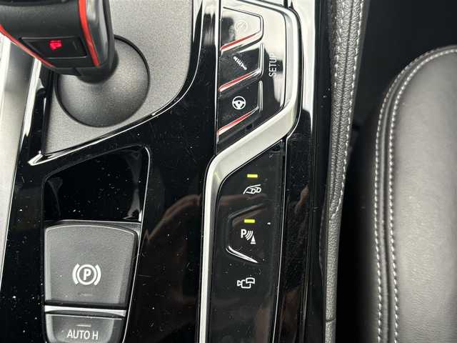 ＢＭＷ Ｍ５ 愛知県 2019(平31)年 4.2万km アルピンホワイトⅢ /禁煙/正規ディーラー車/CFRP製ルーフ//メーカナビ/CD/DVD/BT/フルセグ/MSV/USB//バックカメラ//全方位カメラ//黒革シート//全席シートヒーター//前席エアシート//メモリ付パワーシート//前後ドライブレコーダー//ETC//電動リアゲート//CBC/DSC/PDC//アクティブ・プロテクション//パーキングアシスト//ACC/PCS/LDA/HUD/BSM//前車発進警告機能//後車衝突警告機能//クロストラフィックウォーニング//タイヤ空気圧警告システム//レインセンサー//コンフォートアクセス//オートクロージャードア//後席ロールサンシェード//LEDオートライト//フォグランプ//ハイビームアシスト//アダプティブヘッドライト//本革巻きステアリング//ステアリングスイッチ//ステアリングヒーター//電子制御パーキングブレーキ//ブレーキホールド//オートリトラウインカーミラー//アイドリングストップ//ディスプレイキー//新車時保証書//取扱説明書//ディーラー記録簿//H31/R2/R3/R5/R7