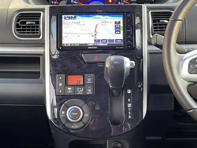 ダイハツ タント カスタム RS トップED SA Ⅲ 千葉県 2017(平29)年 9万km パールホワイトⅢ (株)IDOMが運営する【じしゃロン八千代店】の自社ローン対象車両になります。こちらは現金またはオートローンご利用時の価格です。自社ローンご希望の方は別途その旨お申付け下さい/社外ナビ/ETC/Bluetooth接続/両側パワースライドドア/LEDヘッドライト/スマートアシスト/D席シートヒーター