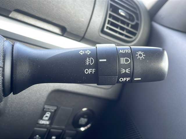 ダイハツ タント カスタム X トップED SA 熊本県 2015(平27)年 9.1万km パールホワイトⅢ (株)IDOMが運営する【じしゃロン熊本店】の自社ローン対象車両になります。こちらは現金ご利用時の価格です。/自社ローンご希望の方は別途その旨お申付け下さい。/社外ナビ（ＣＤ　ＤＶＤ　フルセグＴＶ　ＢＴ）　/バックカメラ　/片側パワースライドドア　/スマートアシスト　/アイドリングストップ　/ＬＥＤヘッドライト　/オートライト　/電動格納ミラー　/Ｗ＋サイドエアバッグ