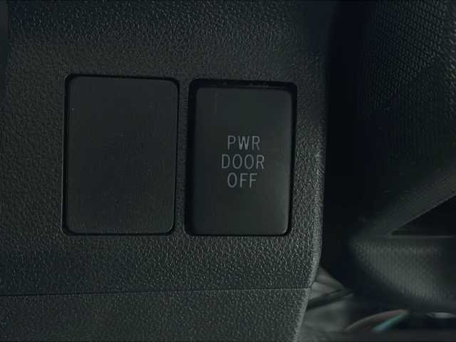 ダイハツ タント カスタム X トップED SA 熊本県 2015(平27)年 9.1万km パールホワイトⅢ (株)IDOMが運営する【じしゃロン熊本店】の自社ローン対象車両になります。こちらは現金ご利用時の価格です。/自社ローンご希望の方は別途その旨お申付け下さい。/社外ナビ（ＣＤ　ＤＶＤ　フルセグＴＶ　ＢＴ）　/バックカメラ　/片側パワースライドドア　/スマートアシスト　/アイドリングストップ　/ＬＥＤヘッドライト　/オートライト　/電動格納ミラー　/Ｗ＋サイドエアバッグ