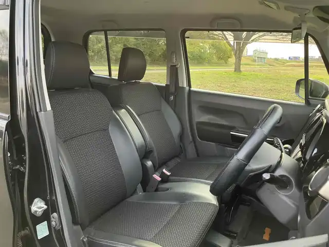 スズキ ハスラー Jスタイル Ⅱ ターボ 福岡県 2016(平28)年 7.4万km ブルーイッシュブラックパール3 4WD/ターボ/デュアルカメラブレーキサポート/誤発進抑制機能/車線逸脱警報/ふらつき警報/先行車発進お知らせ機能/ワンオーナー/純正メモリナビ/　フルセグTV/CD/DVD/Bluetooth/アラウンドビューモニター/ハーフレザーシート/前席シートヒーター/クルーズコントロール/パドルシフト/ステアリングスイッチ/アイドリングストップ/ウィンカーミラー/クルーズコントロール/ドアバイザー/純正ラバーマット/プッシュスタート/ETC/HIDヘッドライト/純正15インチアルミホイール/保証書/取扱説明書