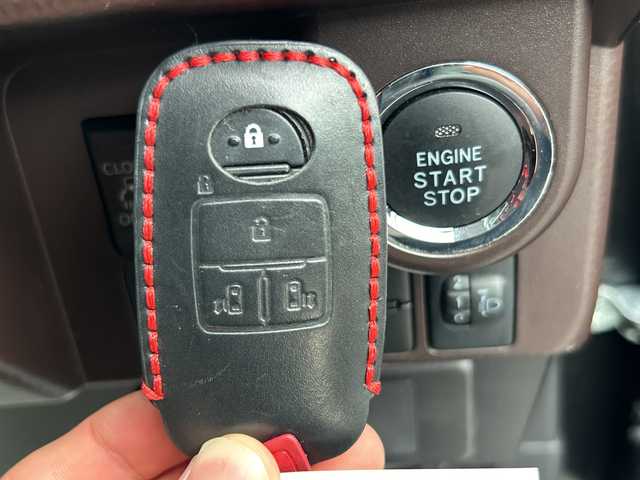 トヨタ ルーミー G S 大阪府 2017(平29)年 6.3万km ブラックマイカメタリック ナビ　/フルセグ　/Ｂｌｕｅｔｏｏｔｈ　/バックカメラ　/両側パワースライドドア　/前後ドライブレコーダー　/シートヒーター　/クルーズコントロール　/ＥＴＣ　/フロアーマット　/オートライト