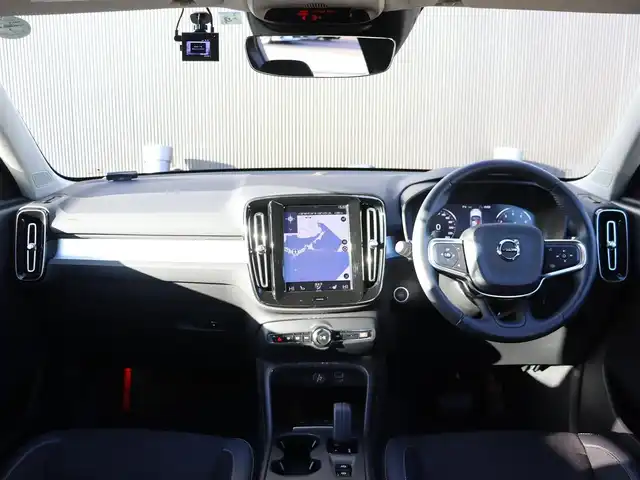 ボルボ ＸＣ４０ 長野県 2020(令2)年 2万km 黒 ハーフレザーシート/純正ナビＴＶ/３６０°カメラ/ＣａｒＰｌａｙ/ＡＣＣ/衝突軽減ブレーキ/ＬＫＡ/ＢＬＩＳ/パワーシート／ヒーター/パワーバックドア/スマートキー/純正１８ＡＷ/ＬＥＤライト