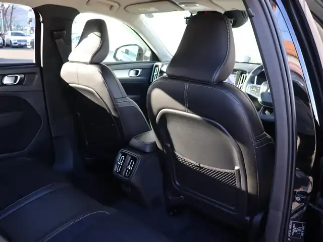 ボルボ ＸＣ４０ 長野県 2020(令2)年 2万km 黒 ハーフレザーシート/純正ナビＴＶ/３６０°カメラ/ＣａｒＰｌａｙ/ＡＣＣ/衝突軽減ブレーキ/ＬＫＡ/ＢＬＩＳ/パワーシート／ヒーター/パワーバックドア/スマートキー/純正１８ＡＷ/ＬＥＤライト