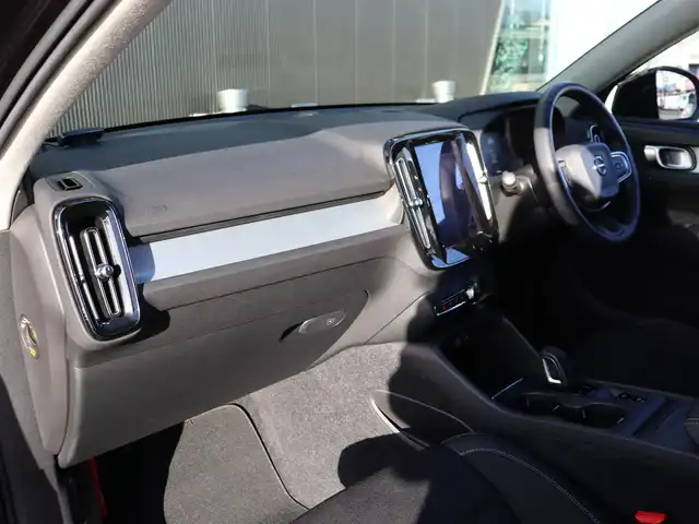 ボルボ ＸＣ４０ 長野県 2020(令2)年 2万km 黒 ハーフレザーシート/純正ナビＴＶ/３６０°カメラ/ＣａｒＰｌａｙ/ＡＣＣ/衝突軽減ブレーキ/ＬＫＡ/ＢＬＩＳ/パワーシート／ヒーター/パワーバックドア/スマートキー/純正１８ＡＷ/ＬＥＤライト