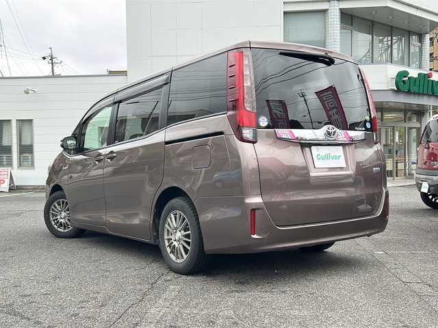 トヨタ ノア ハイブリッド G 愛知県 2014(平26)年 15.2万km ダークシェリーマイカM /禁煙車//純正ナビ・フルセグTV//バックカメラ//ビルトインETC//両側パワースライドドア//前席シートヒーター//ステアスイッチ//LEDオートライト//フォグランプ//クルーズコントロール//EV.ECO.PWRモード//純正ドアバイザー//純正フロアマット