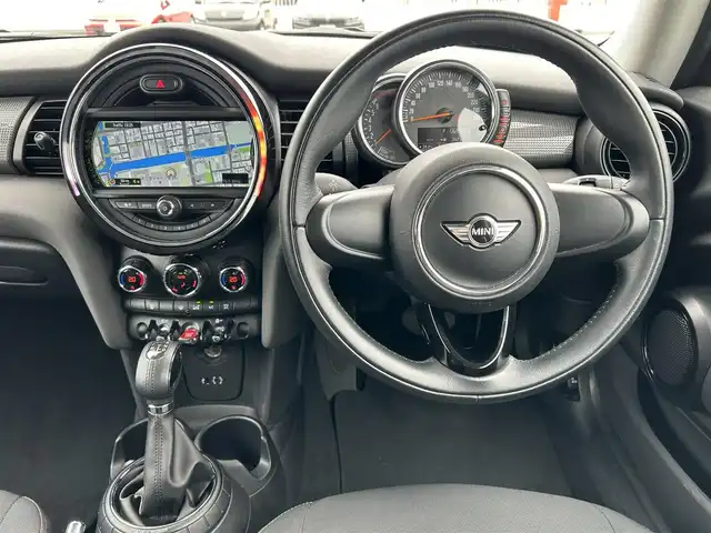 ＭＩＮＩ ミニ クーパー 東京都 2014(平26)年 3.6万km 赤Ⅱ ディーラー車/純正ナビ/バックカメラ/純正１５インチアルミ/ETC/キーレス/フォグランプ/アイドリングストップ/電動格納ミラー/Wエアバック/ABS/取説
