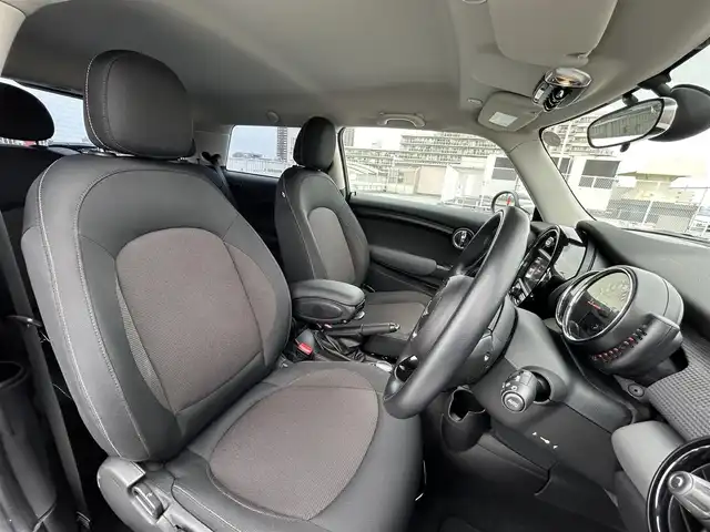ＭＩＮＩ ミニ クーパー 東京都 2014(平26)年 3.6万km 赤Ⅱ ディーラー車/純正ナビ/バックカメラ/純正１５インチアルミ/ETC/キーレス/フォグランプ/アイドリングストップ/電動格納ミラー/Wエアバック/ABS/取説
