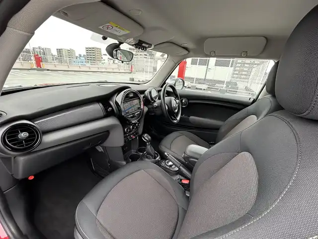 ＭＩＮＩ ミニ クーパー 東京都 2014(平26)年 3.6万km 赤Ⅱ ディーラー車/純正ナビ/バックカメラ/純正１５インチアルミ/ETC/キーレス/フォグランプ/アイドリングストップ/電動格納ミラー/Wエアバック/ABS/取説
