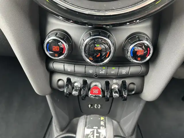 ＭＩＮＩ ミニ クーパー 東京都 2014(平26)年 3.6万km 赤Ⅱ ディーラー車/純正ナビ/バックカメラ/純正１５インチアルミ/ETC/キーレス/フォグランプ/アイドリングストップ/電動格納ミラー/Wエアバック/ABS/取説