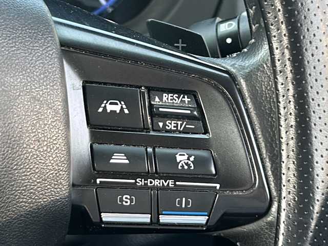 スバル レヴォーグ 1．6GT アイサイト Sスタイル 道北・旭川 2016(平28)年 7.8万km クリスタルホワイトP ワンオーナー/4WD/社外SDナビ/（BT/フルセグ/CD/DVD）/バックカメラ/社外AW冬タイヤ積載（215/50/R17）2024年溝7/追従型クルーズコントロール/アイサイトVer.3/プリクラッシュセーフティ/ツーリングアシスト/横滑り防止装置/レーンキープアシスト/革巻きステアリング/アイドリングストップ/衝突被害軽減システム/ダウンヒルアシストコントロール/盗難防止装置/ETC/オートライト/LEDヘッドライト/ドアバイザー/フォグランプ/電動格納ミラー/ライトレベライザー/純正フロアマット/保証書