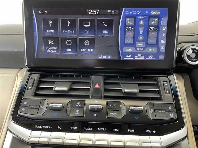 トヨタ ランドクルーザー ZX 栃木県 2023(令5)年 1.7万km プレシャスホワイトパール ワンオーナー /禁煙車/内装ニュートラルベージュ/【メーカーOP】/・空気圧警報システム/・リヤ電動デフロック/・T-Connectナビ（12.3インチ）/・地デジ/BT/CD/DVD/USB/・JBLプレミアムサウンド/・マルチテレインモニター/・リヤシートエンターテイメントシステム/（11.6インチモニタ2個/HDMI端子）/・ブラックルーフレール/・クールBOX/・寒冷地仕様/【モデリスタ】/・フロントスポイラー/・リヤスタイリングキット/（リヤスカート/マフラーカッター）/・フェンダーガーニッシュ/リヤスポイラー/・LEDスマートフットライト/ラゲージLED/・メタルガーニッシュキット/・パノラミックビューモニター/・ハンズフリーパワーバックドア/【標準装備】/・サンルーフ/・純正２０インチAW/・カラーヘッドアップディスプレイ/・LEDシーケンシャルターンランプ/・ステアリングヒーター/・本革（快適温熱/シートベンチレーション）1/2列目/・電動格納サードシート/・ビルトインETC2.0/・クリアランスソナー/・PCS/LTA/LDA/RSA/AHS/AHB/・レーダークルーズコントロール/・TMN/BSM/PKSB/・スマートキー×2/・保証書/・取扱説明書